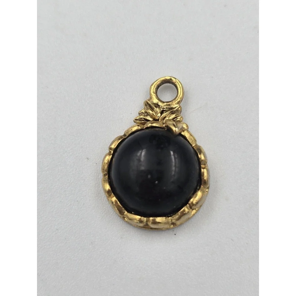 LCi Vintage Liz Claiborne‎ Gold Tone Black Cabochon Gold tone Pendant Charm - Picture 2 of 7